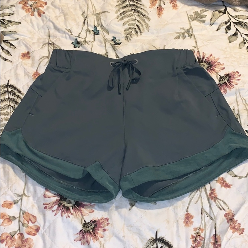 Lululemon shorts - Picture 1 of 4